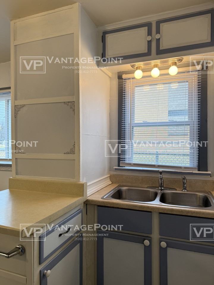 1336 S Norwood Ave #2 - Photo 3 of 16