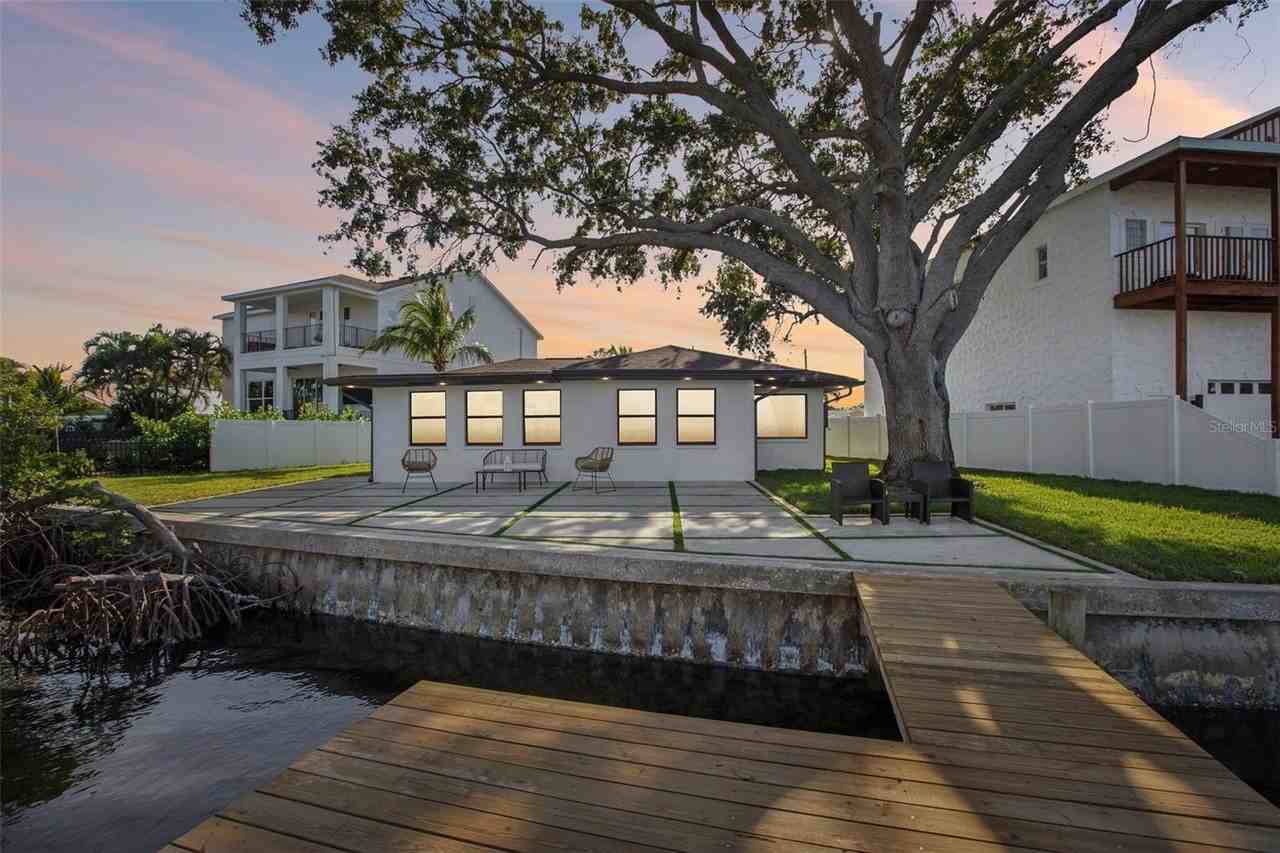 1739 Bayou Grande Blvd Ne - Photo 2 of 44