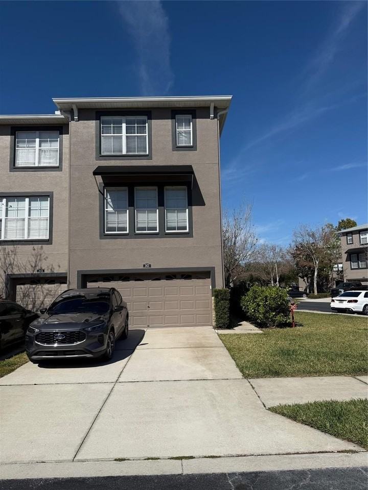 2423 Middleton Grove Dr - Photo 2 of 20