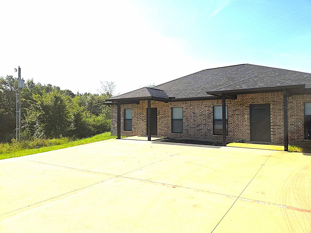 409 S Steen Dr #104