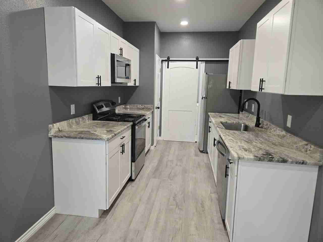 409 S Steen Dr #104 - Photo 3 of 17