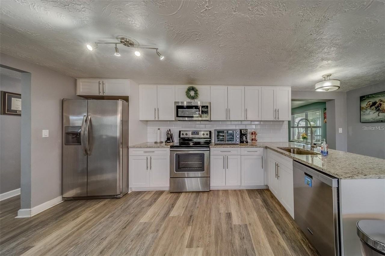 2646 Albion St - Photo 2 of 50