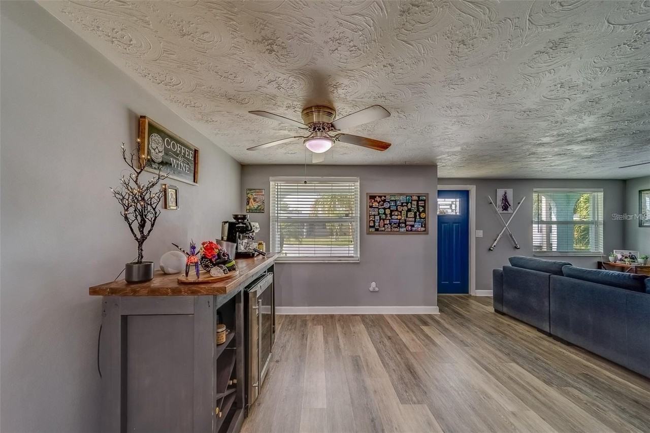 2646 Albion St - Photo 5 of 50