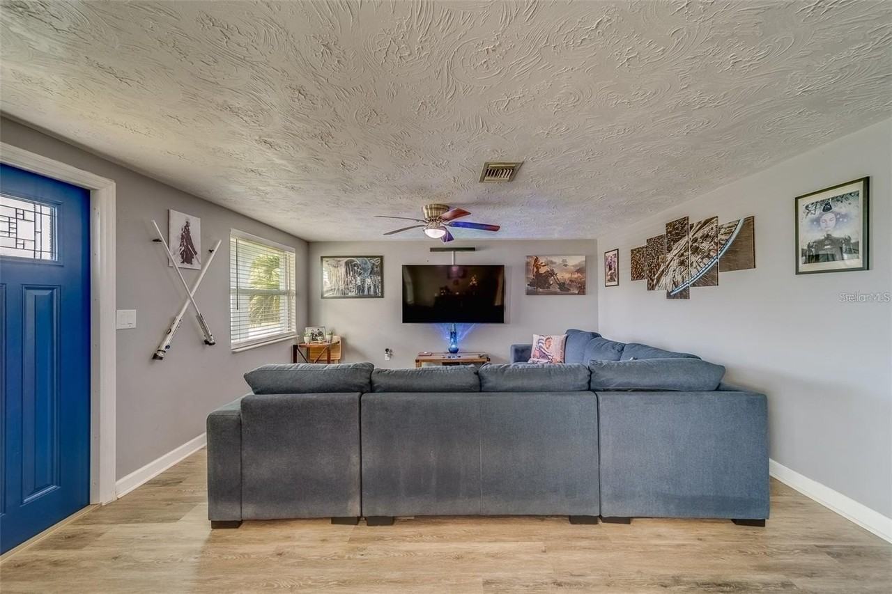 2646 Albion St - Photo 6 of 50