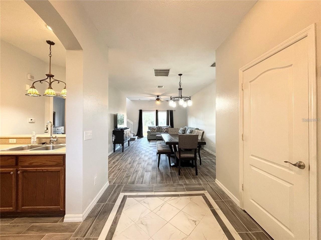 20326 Oak Key Ct - Photo 2 of 16