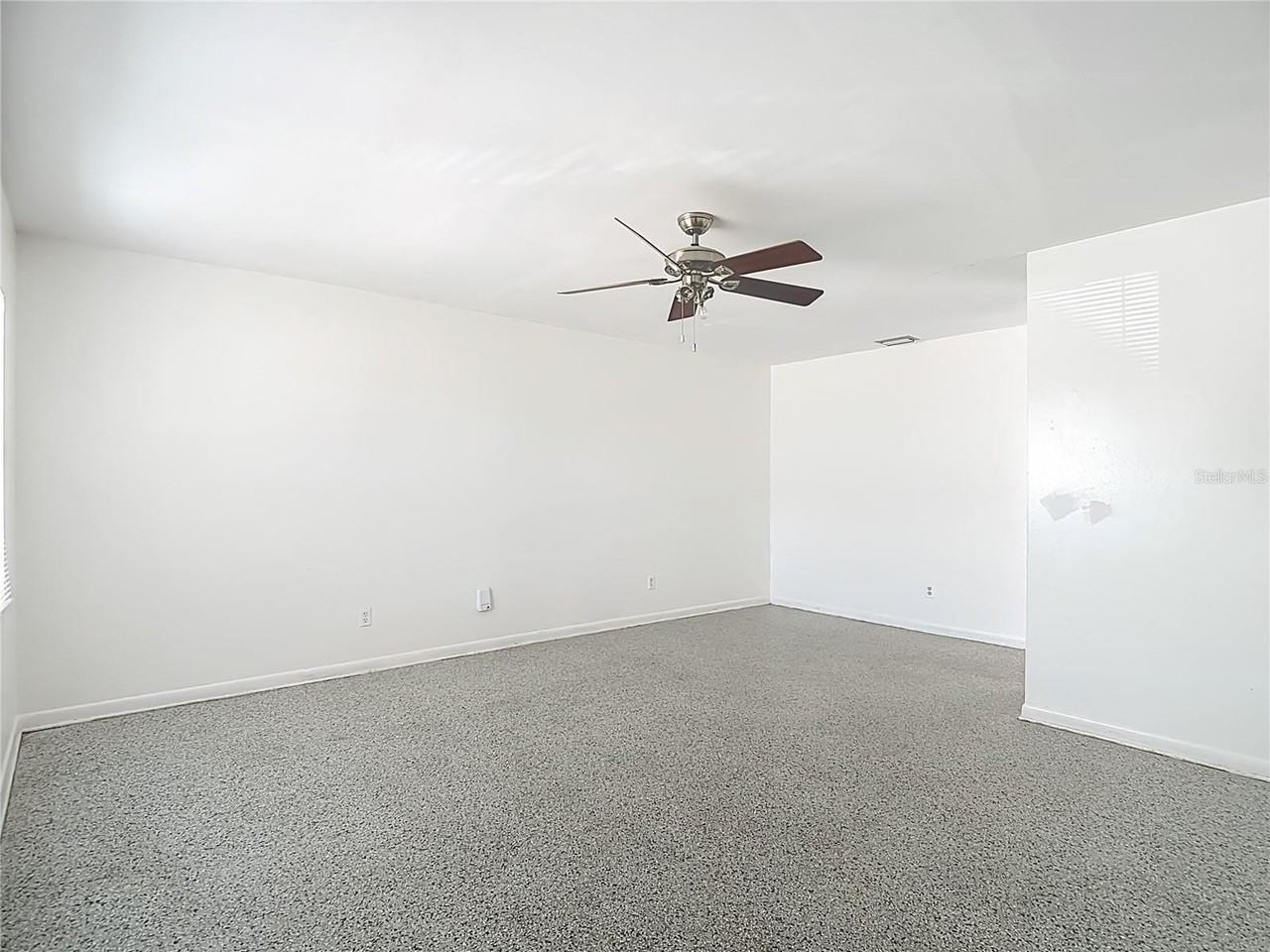 7717 W Hiawatha St - Photo 5 of 45