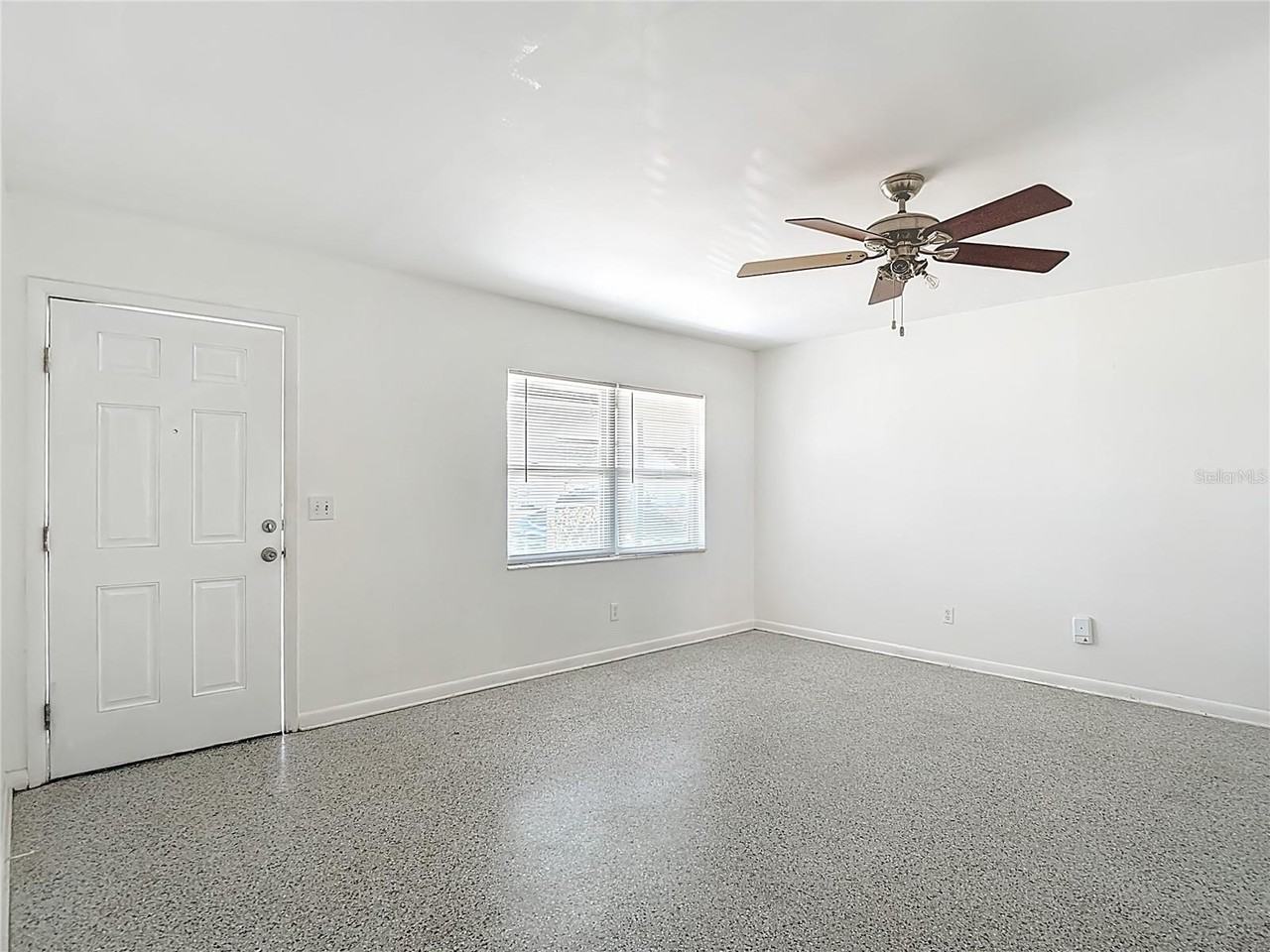 7717 W Hiawatha St - Photo 6 of 45