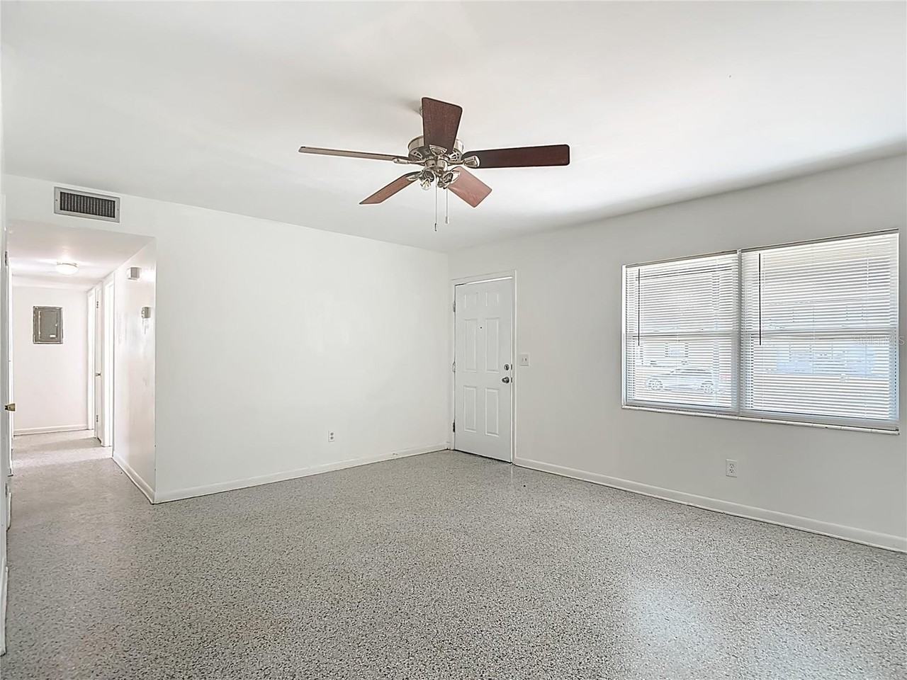 7717 W Hiawatha St - Photo 7 of 45