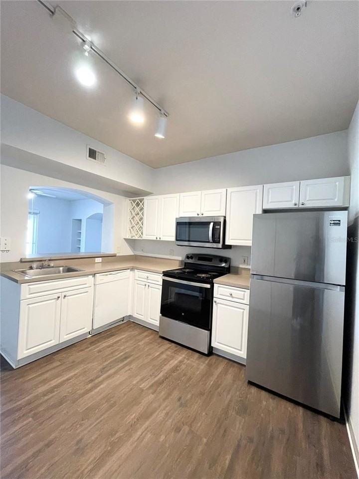 15018 Arbor Reserve Cir #203 - Photo 7 of 29