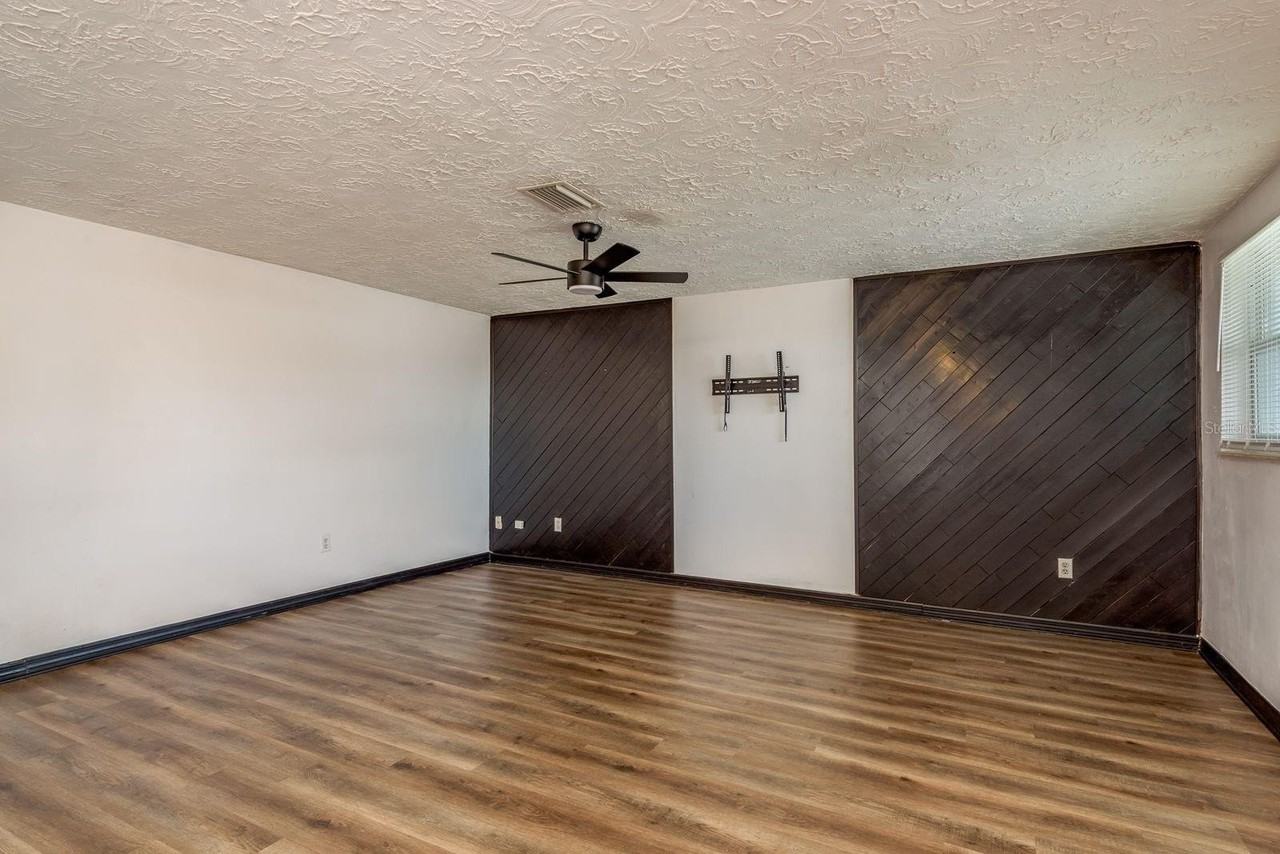 3332 Chauncy Rd - Photo 5 of 28