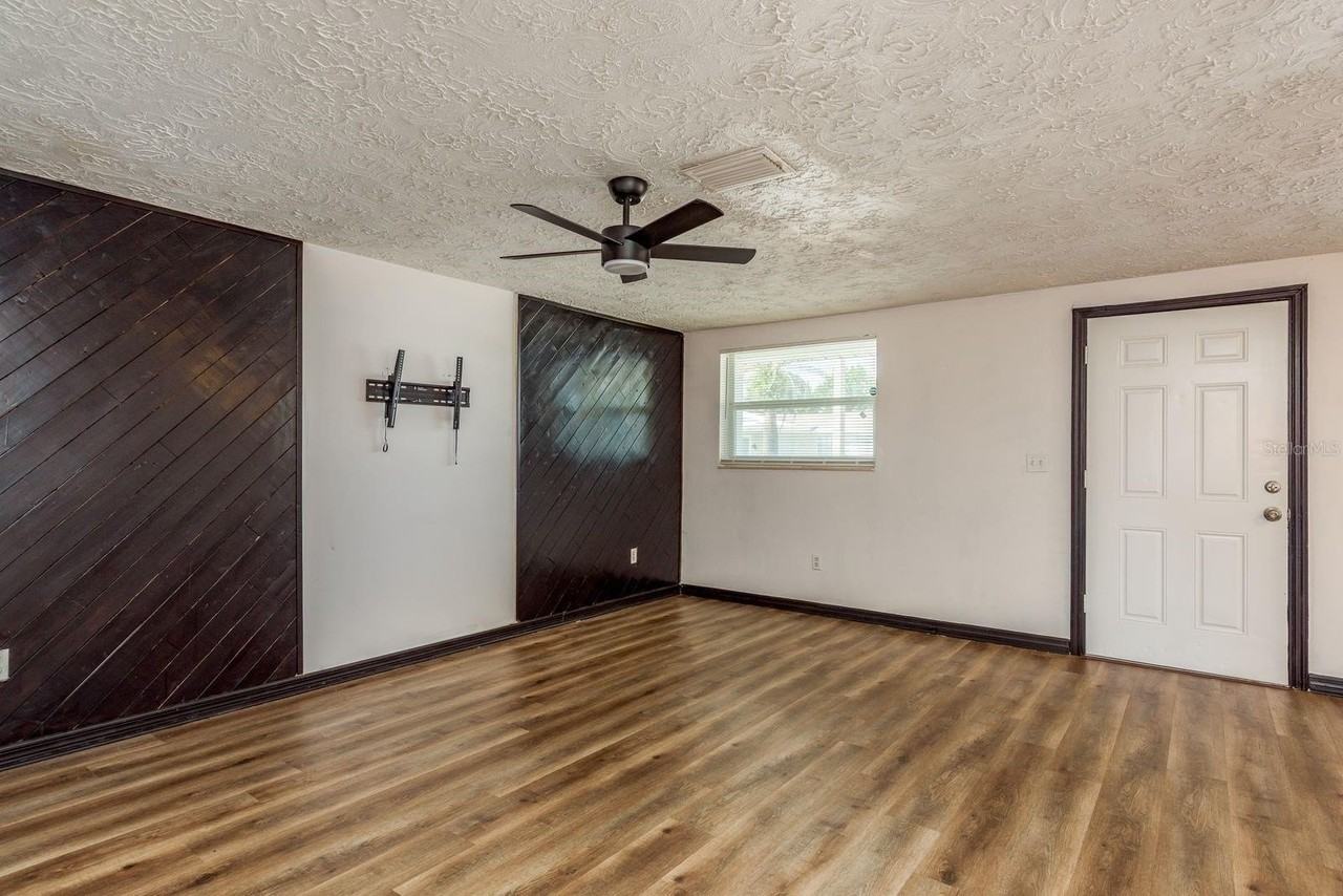 3332 Chauncy Rd - Photo 6 of 28