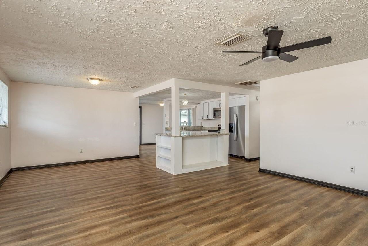 3332 Chauncy Rd - Photo 7 of 28