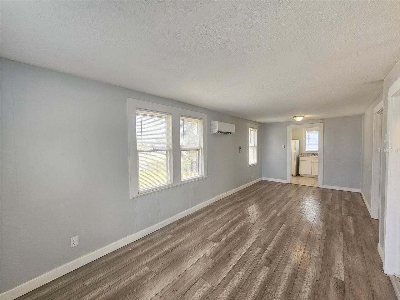 503 Longfellow Blvd #UP - Photo 4 of 9