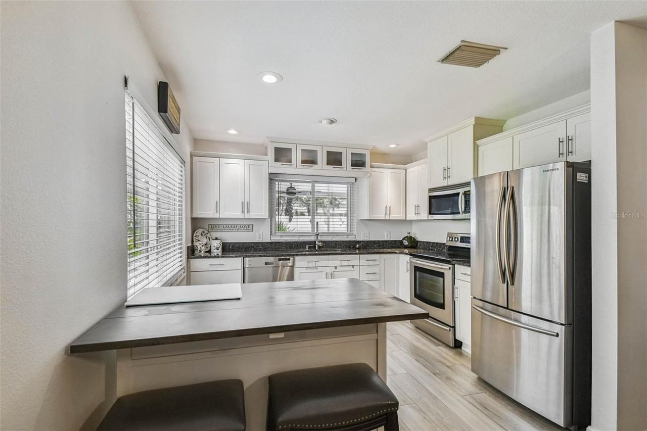 4923 Cypress Trace Dr - Photo 3 of 10