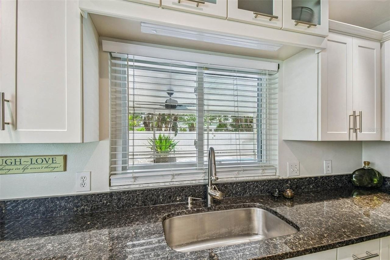 4923 Cypress Trace Dr - Photo 4 of 10