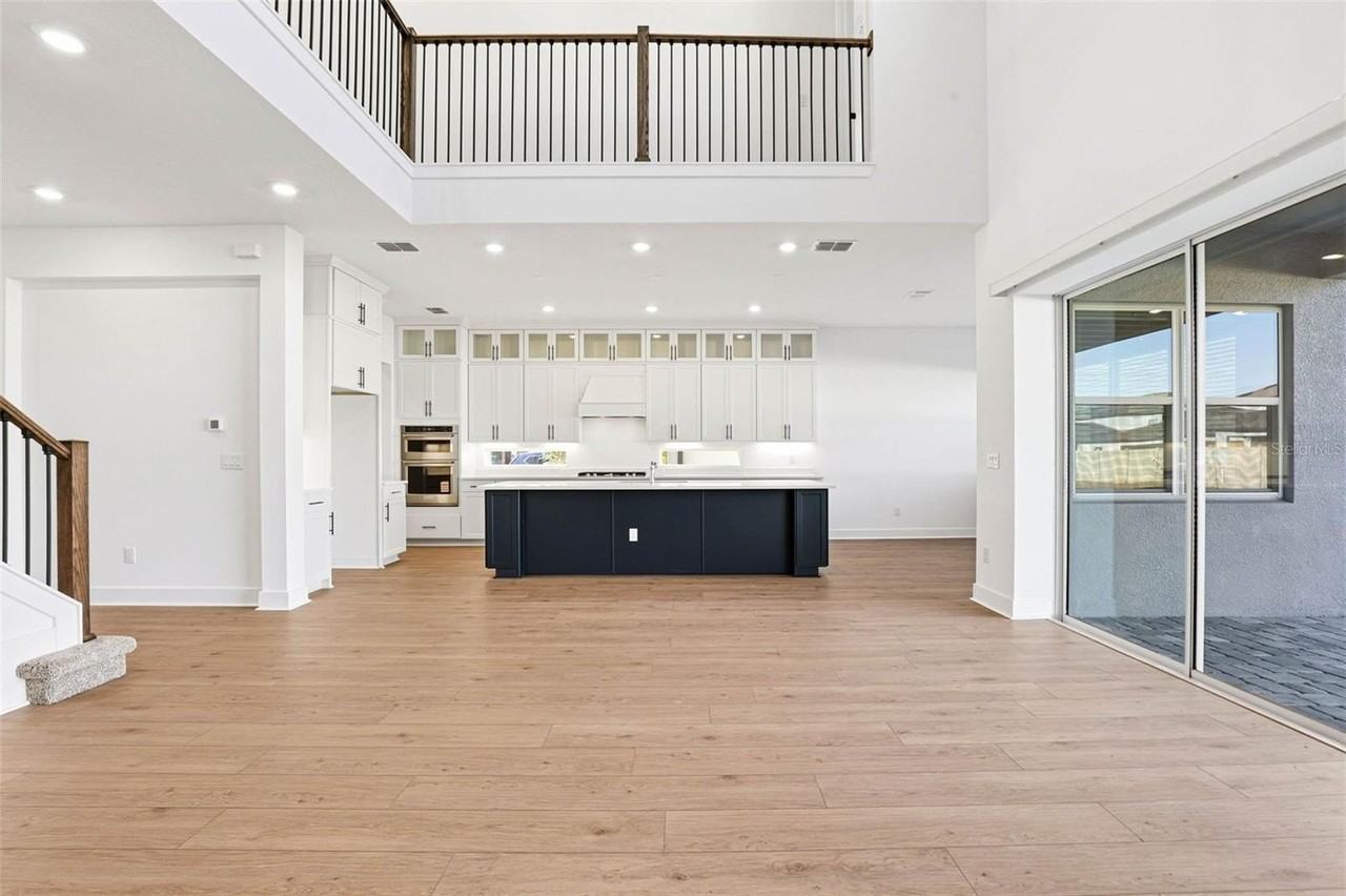 6962 Jared Oaks Dr - Photo 3 of 50