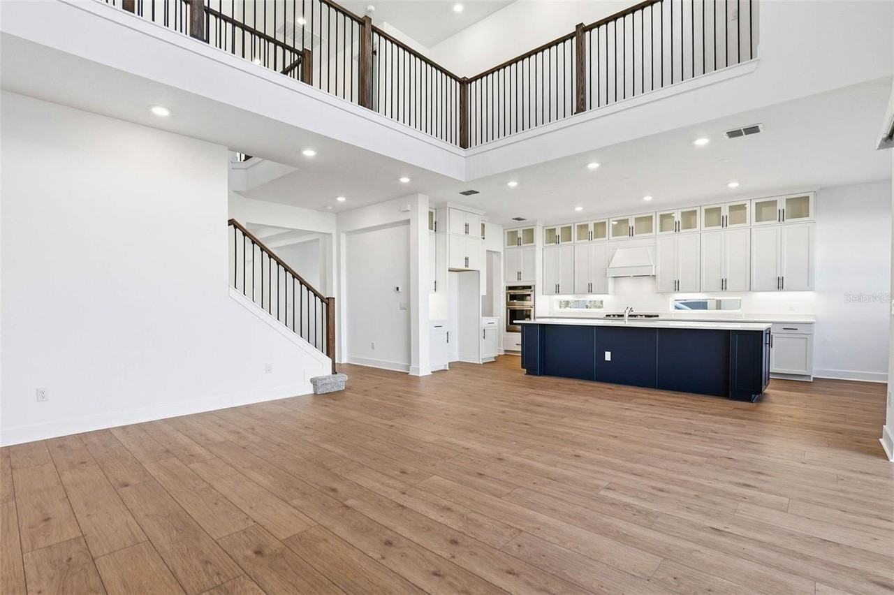 6962 Jared Oaks Dr - Photo 4 of 50