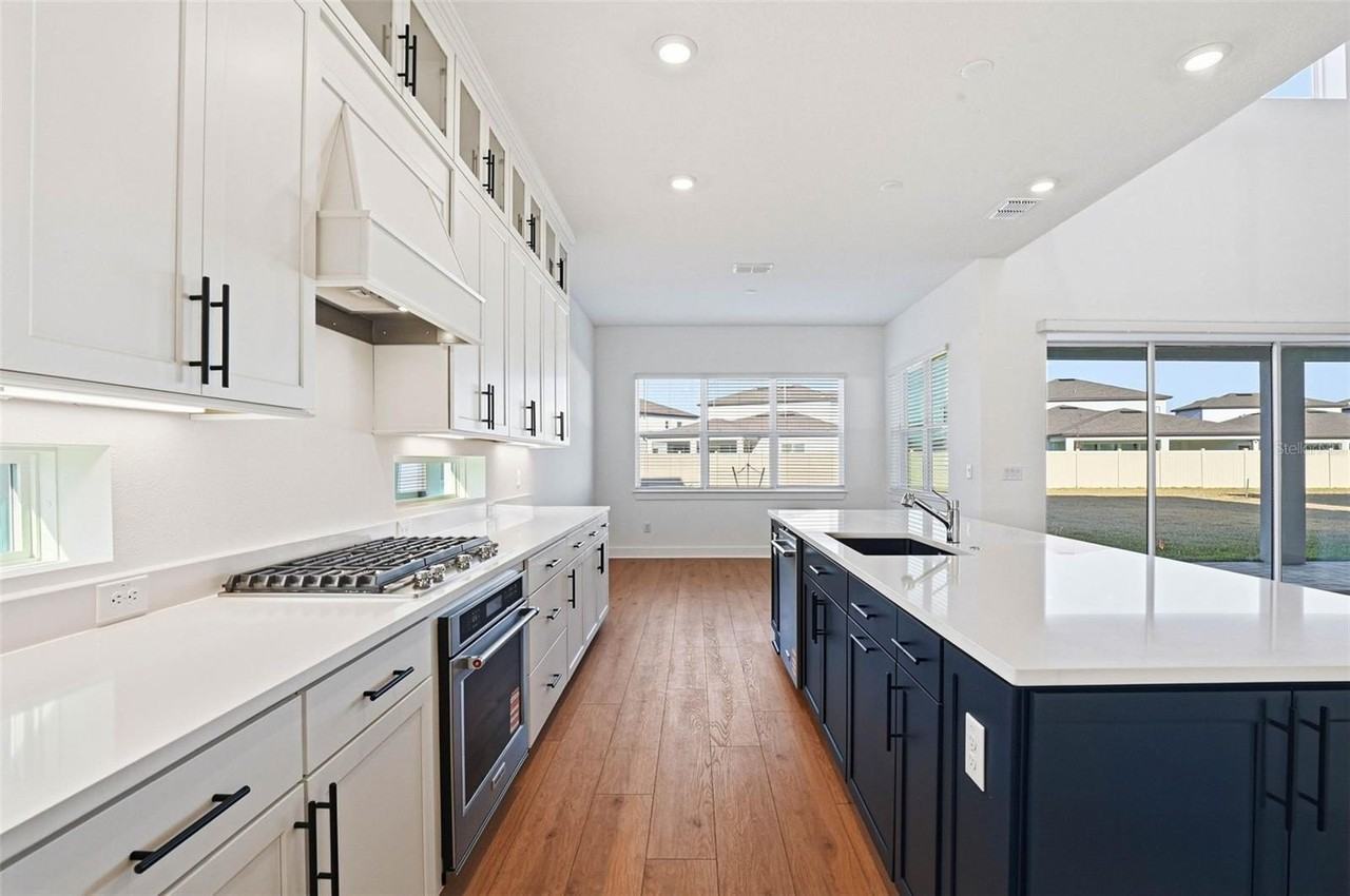 6962 Jared Oaks Dr - Photo 6 of 50