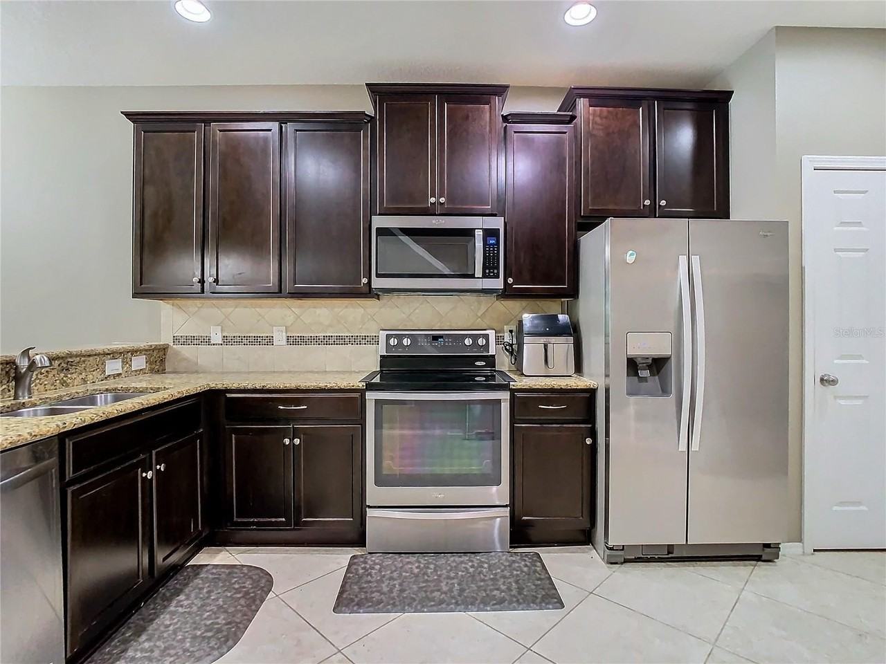 4907 White Sanderling Ct - Photo 3 of 30