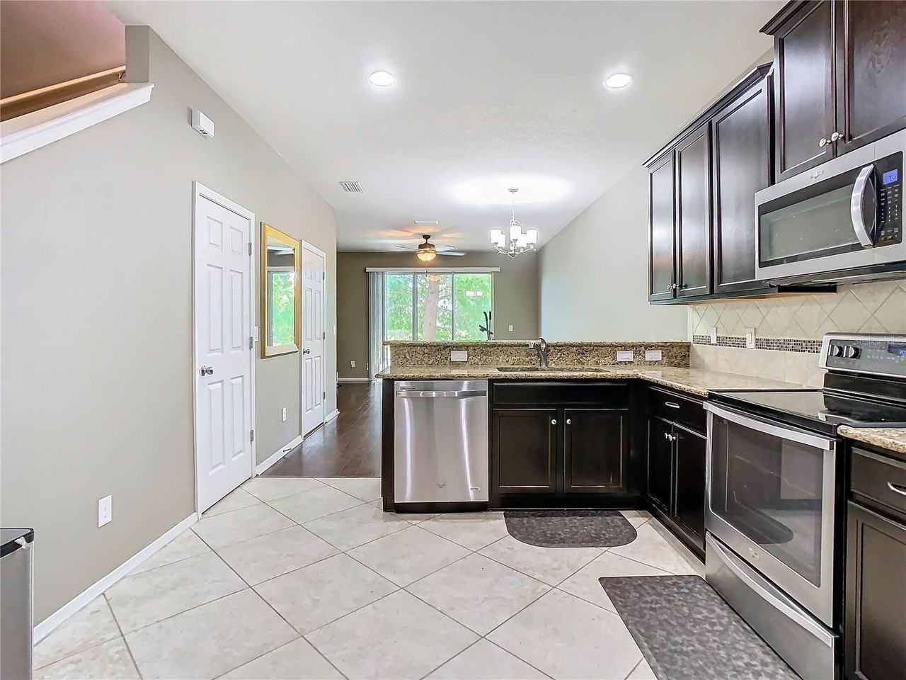 4907 White Sanderling Ct - Photo 4 of 30