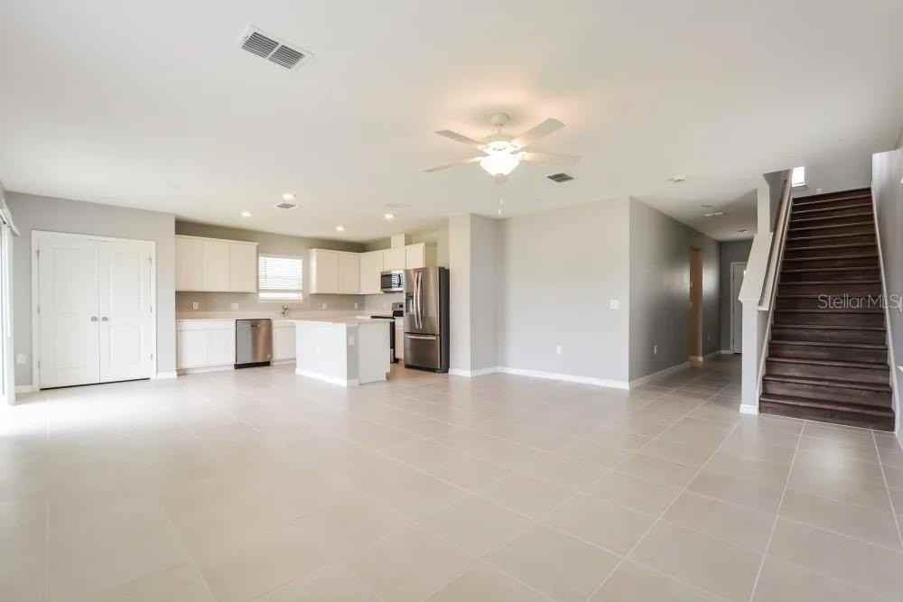 440 Waterford Dr - Photo 2 of 15