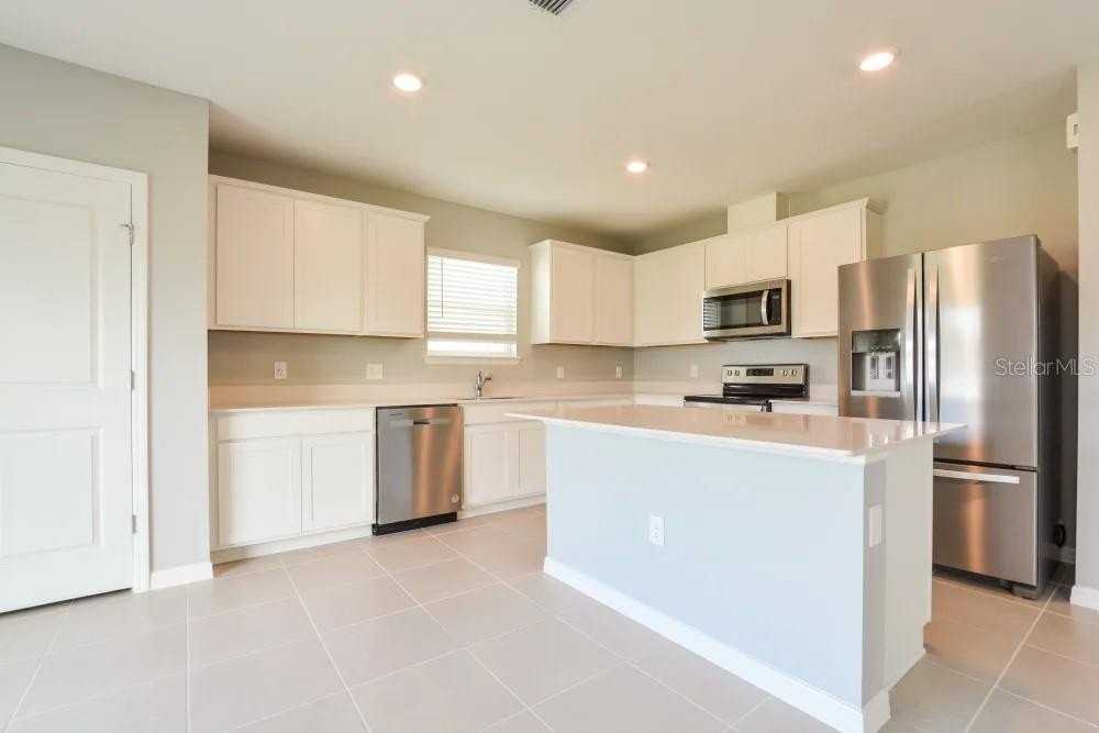 440 Waterford Dr - Photo 4 of 15