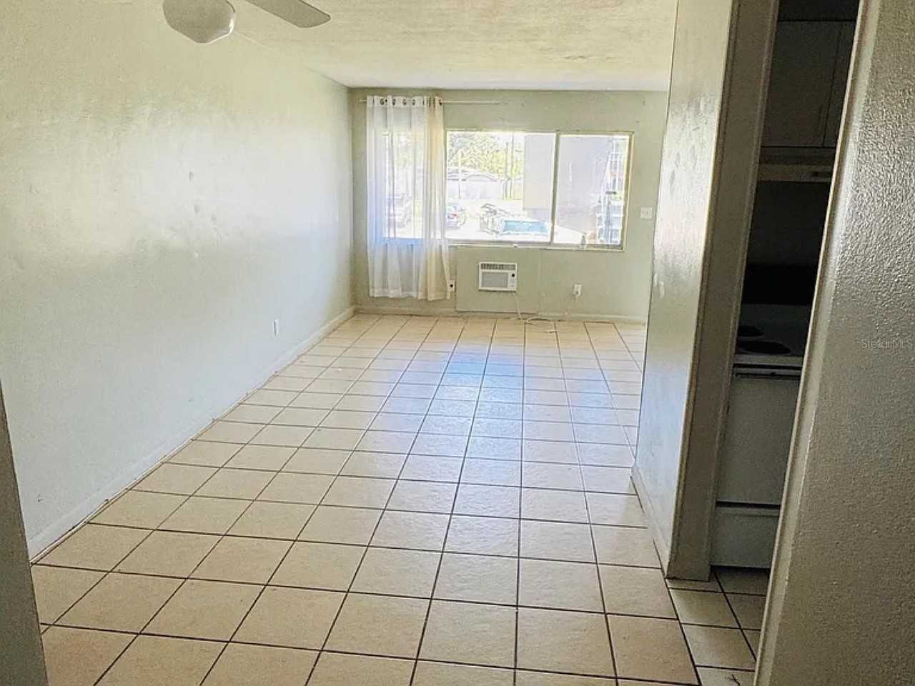 2353 Shelley St #11 - Photo 3 of 13