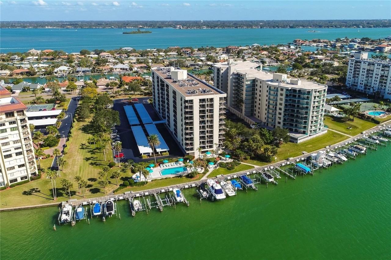 690 Island Way #708 - Photo 2 of 35