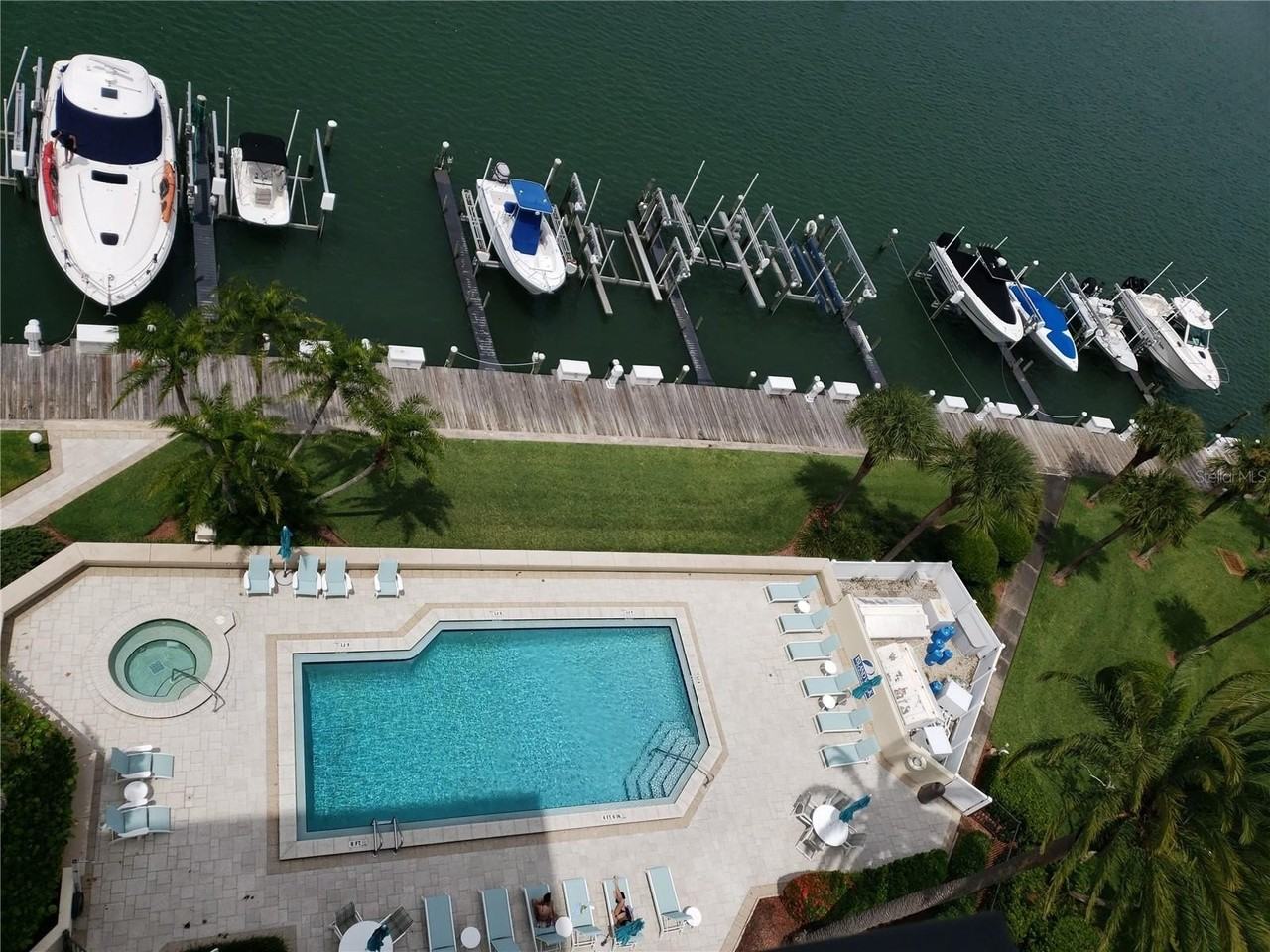 690 Island Way #708 - Photo 6 of 35