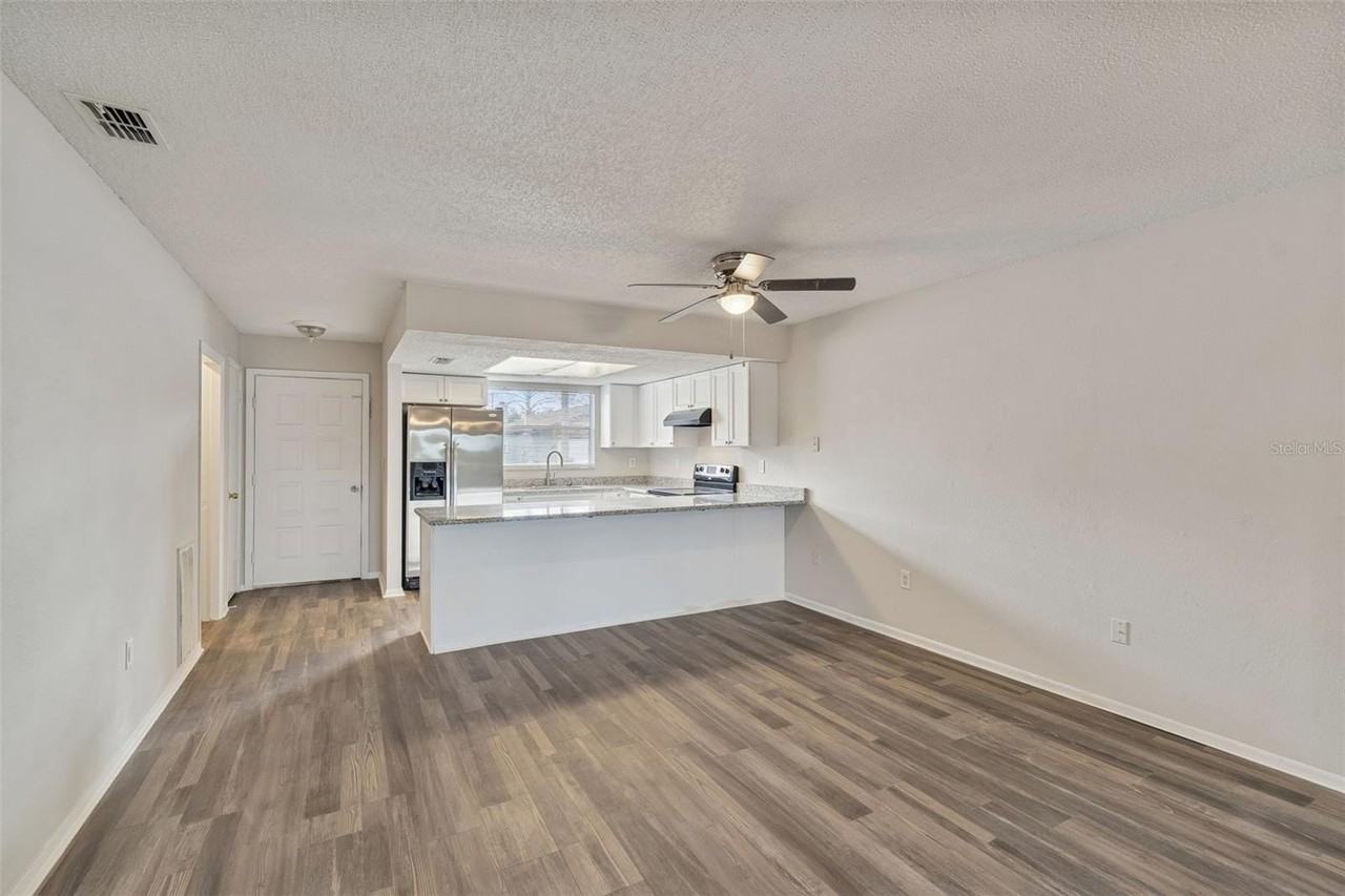 12836 Kellywood Cir - Photo 7 of 43