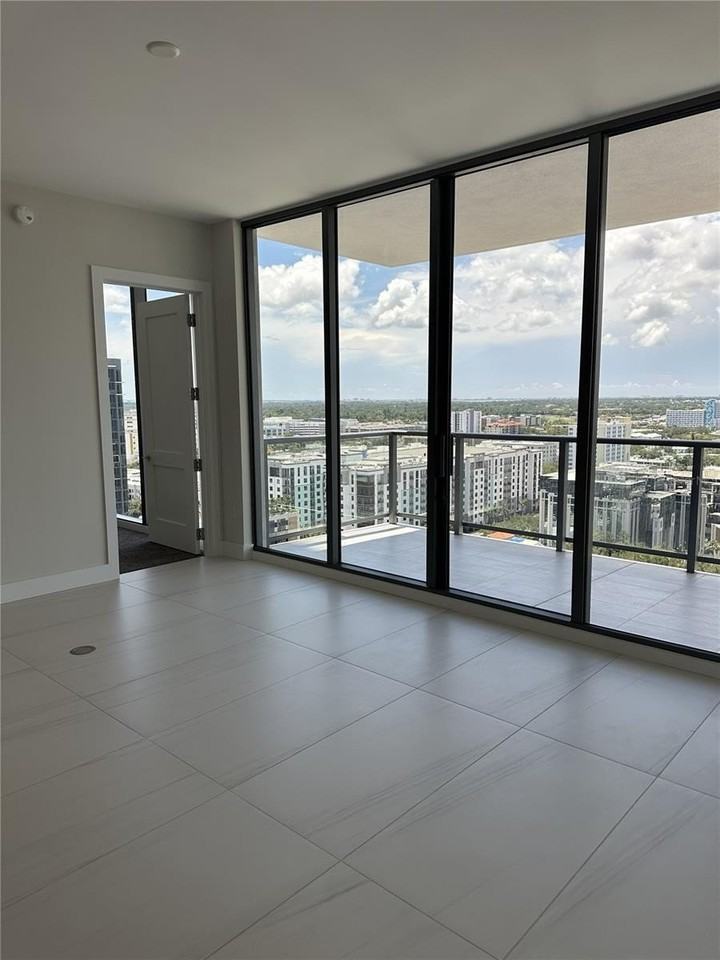 275 1st Ave S #2007 - Photo 7 of 41