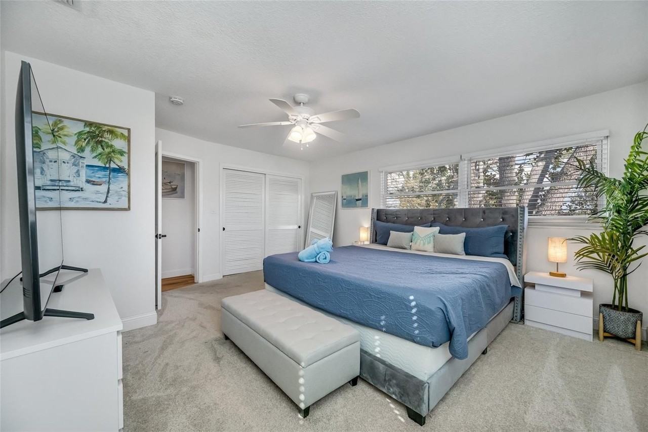 4622 Bay Crest Dr - Photo 4 of 50