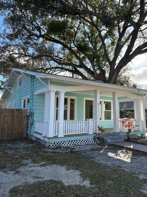 911 Hart St - Photo 3 of 26