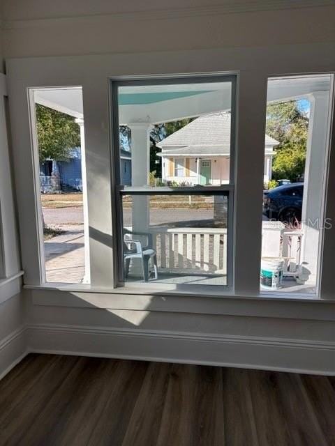 911 Hart St - Photo 7 of 26