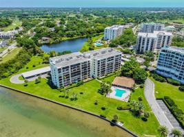 featured image of 100 Oakmont Ln #106