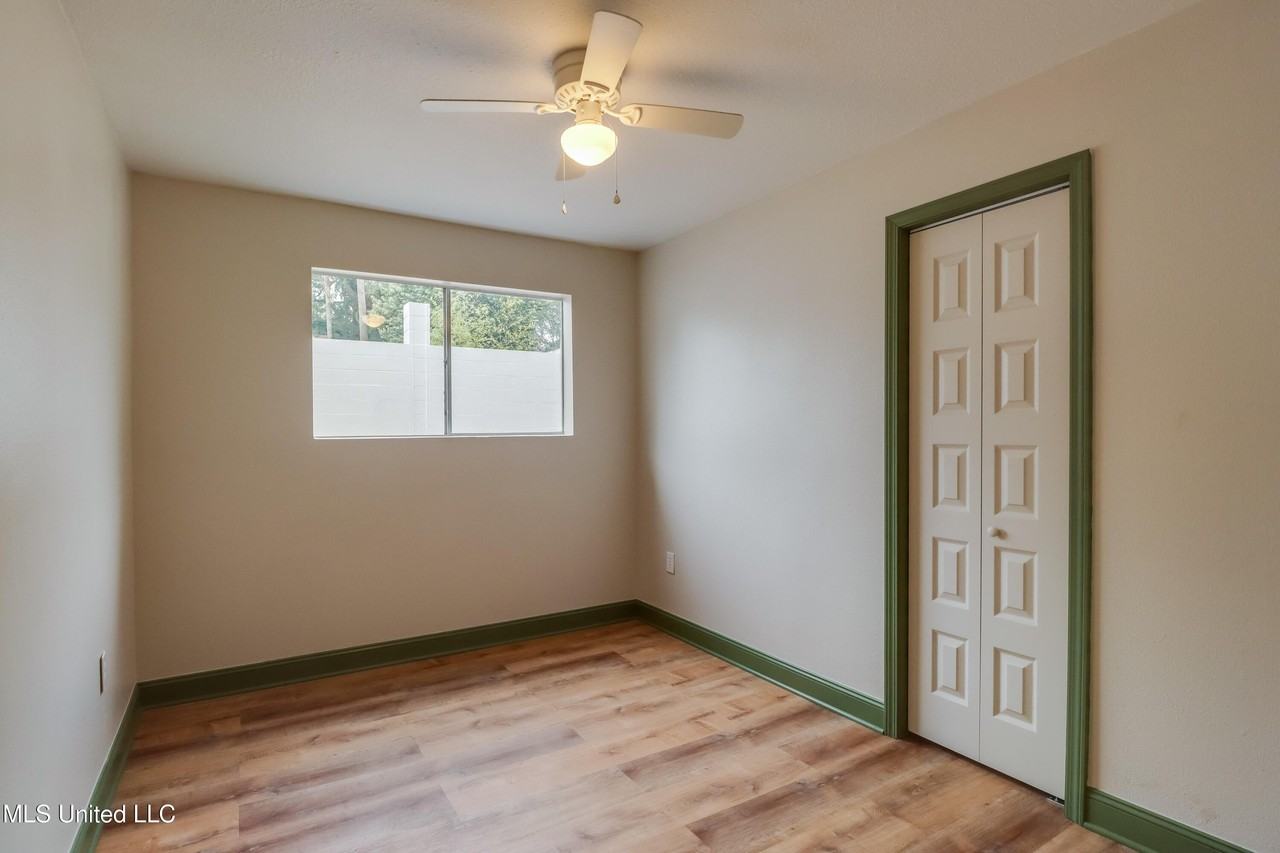 150 Pat Harrison St Apt 3 - Photo 7 of 11