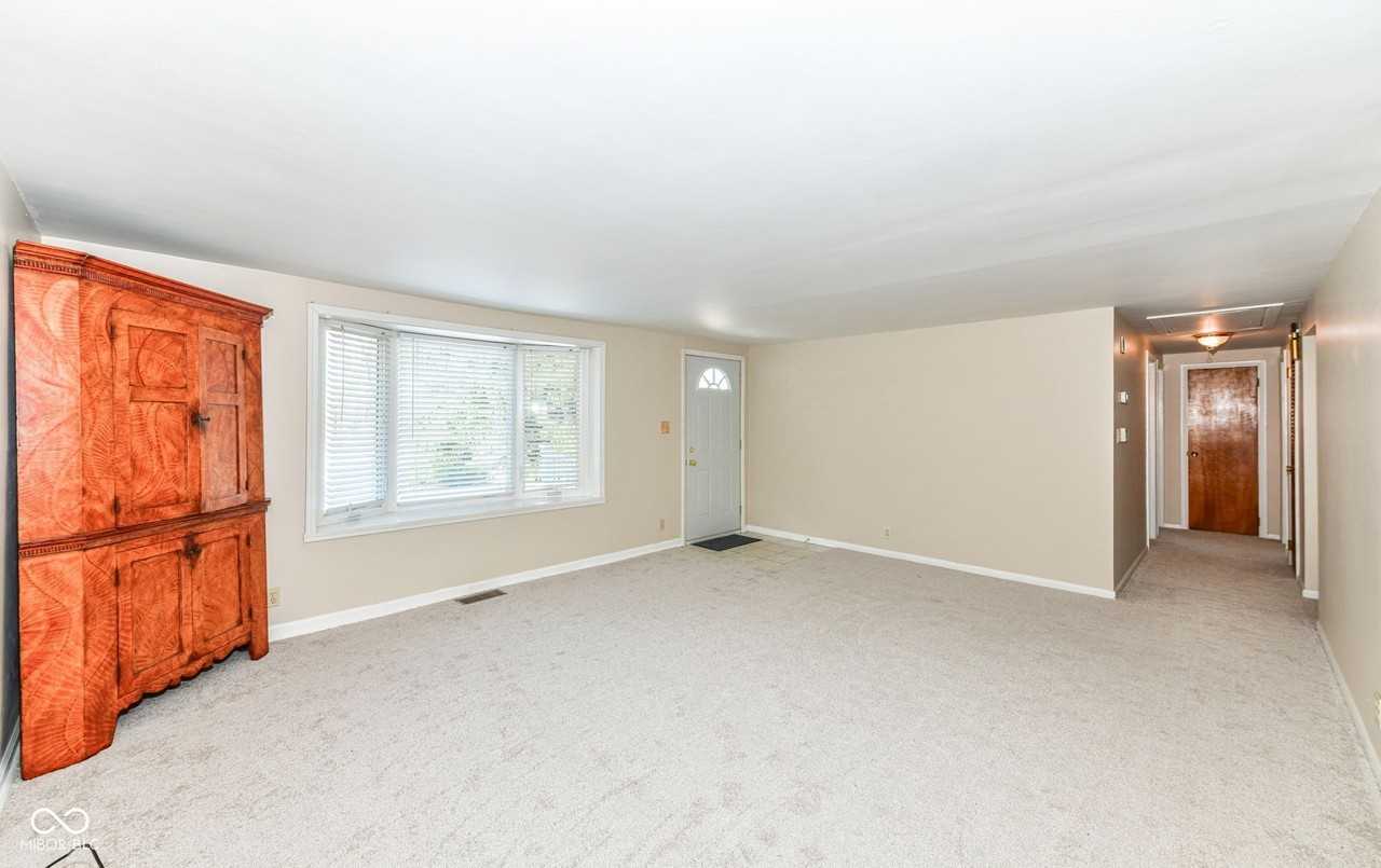 8047 Dix Rd - Photo 3 of 25