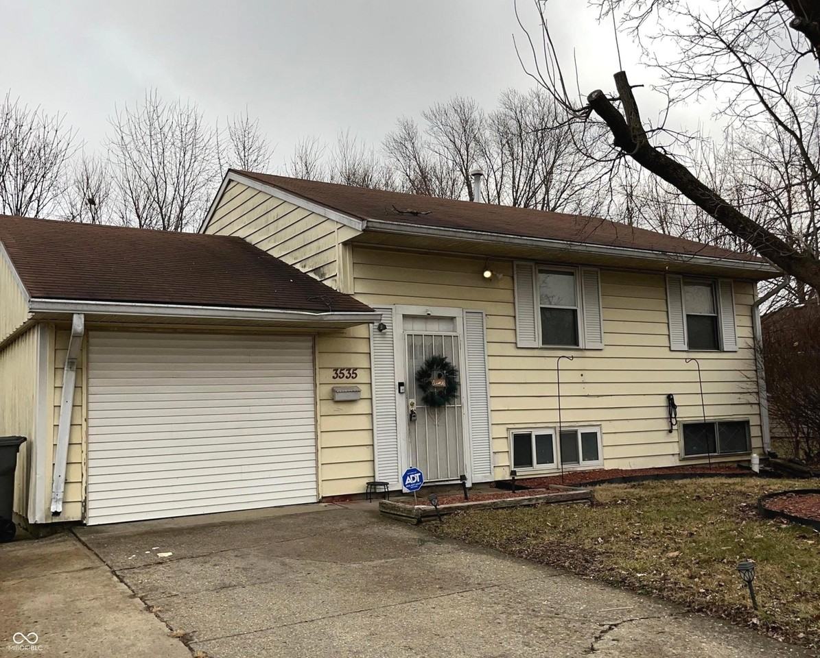 3535 N Brentwood Ave - Photo 2 of 12