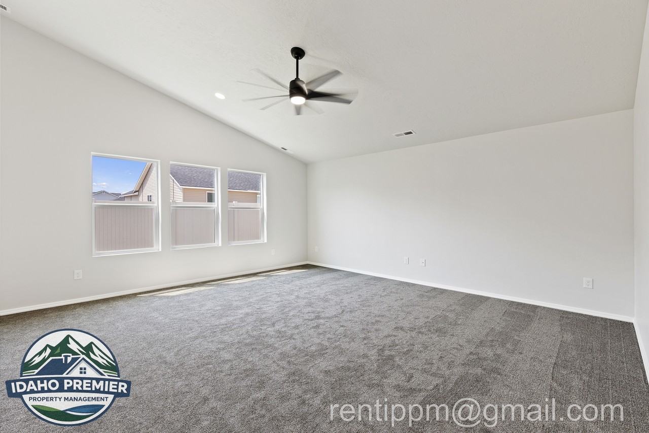 12383 Genevieve St #1 - Photo 6 of 25