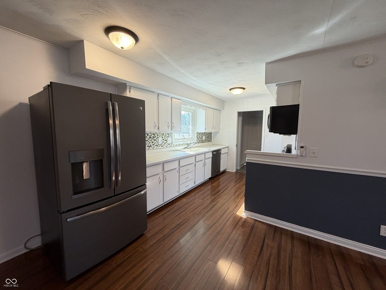 5585 Gallagher Dr - Photo 7 of 30