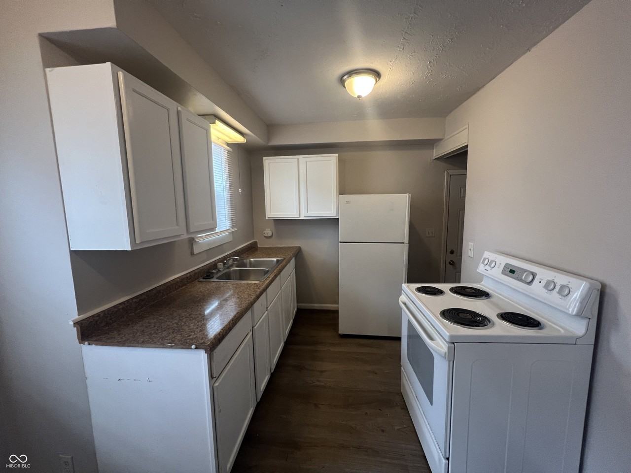 3915 Hillside Ave - Photo 5 of 21