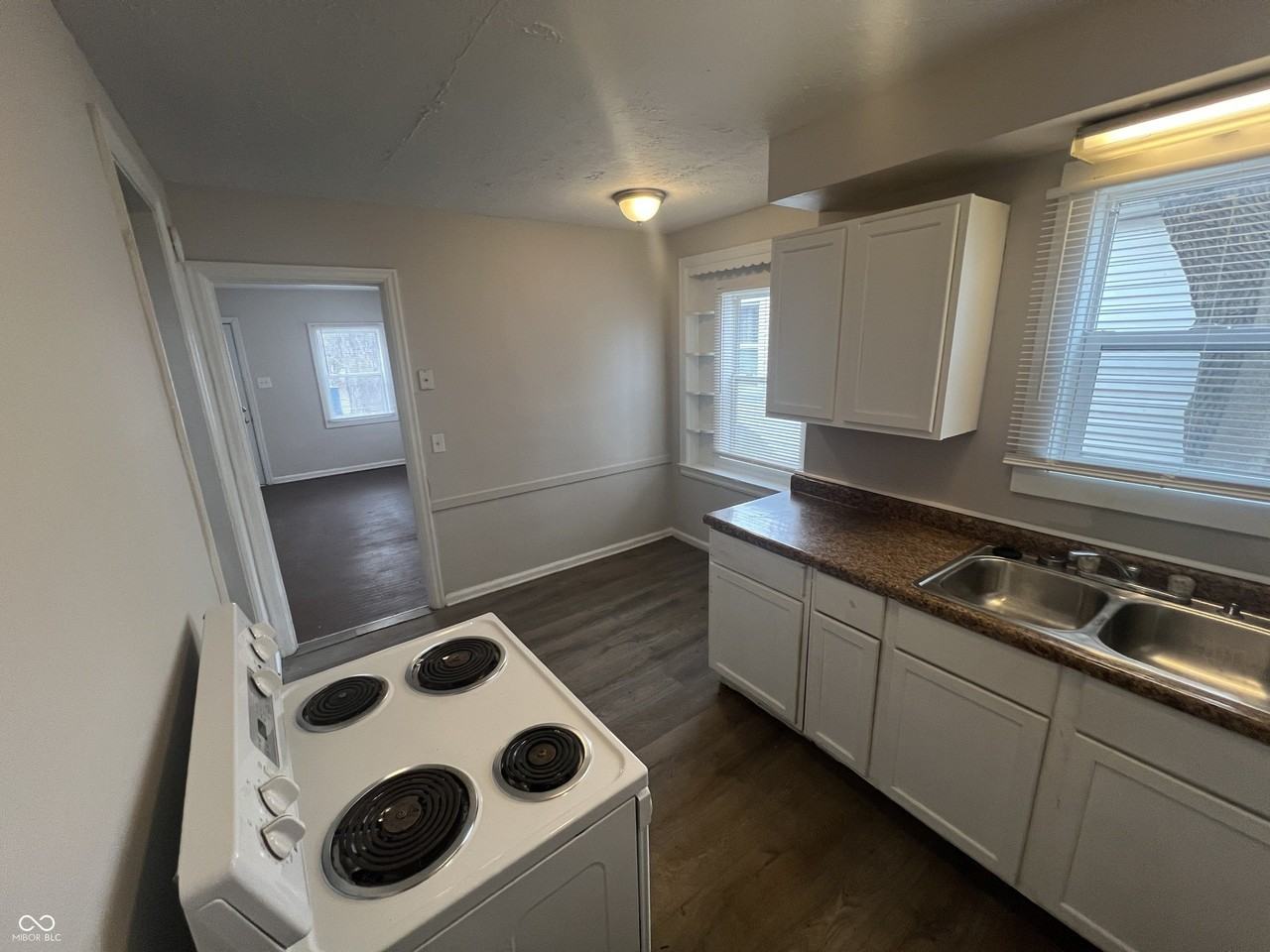 3915 Hillside Ave - Photo 6 of 21