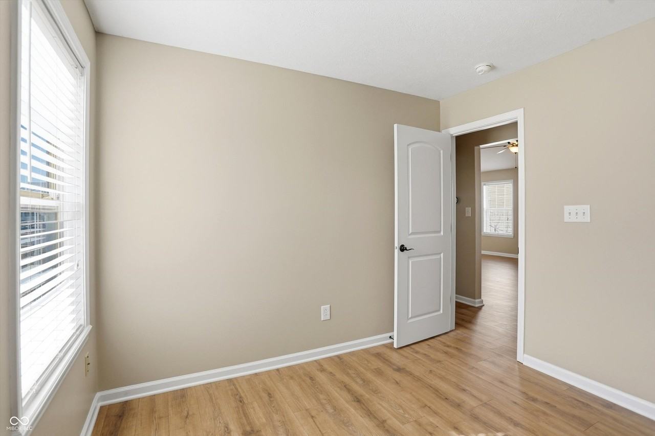 5561 Wild Horse Dr - Photo 7 of 31