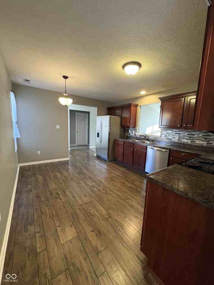 5318 Wood Hollow Dr - Photo 2 of 17