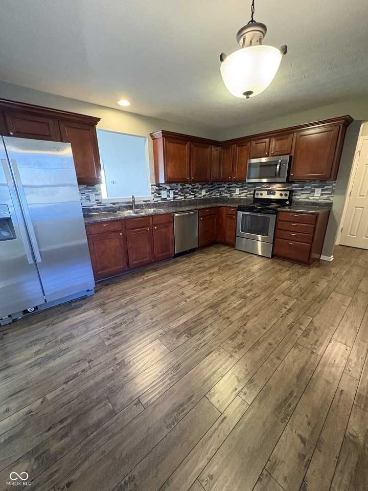 5318 Wood Hollow Dr - Photo 3 of 17