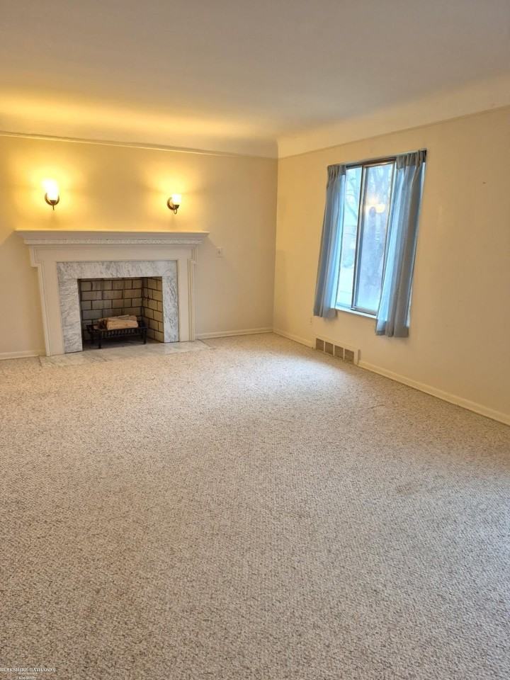 830 Harcourt Rd - Photo 2 of 15