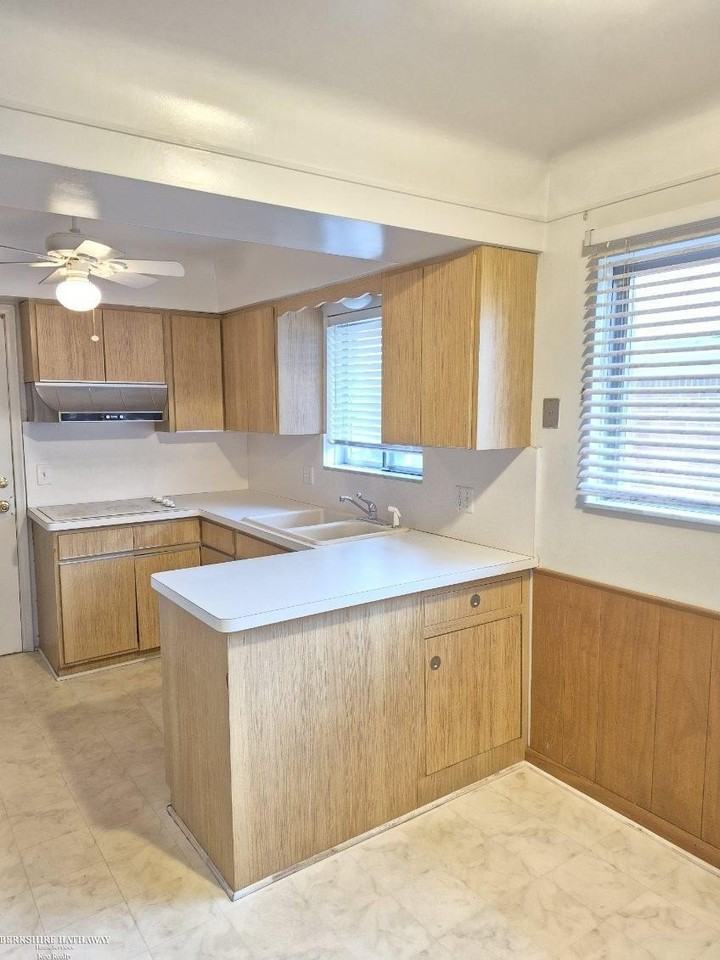 830 Harcourt Rd - Photo 6 of 15