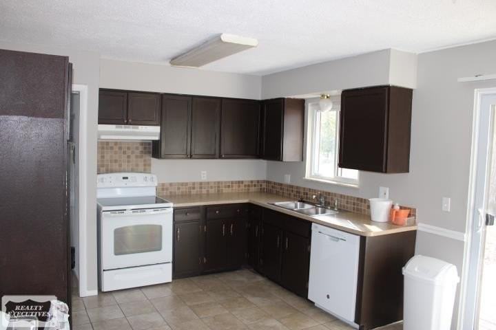 26924 Campau Ln - Photo 4 of 11