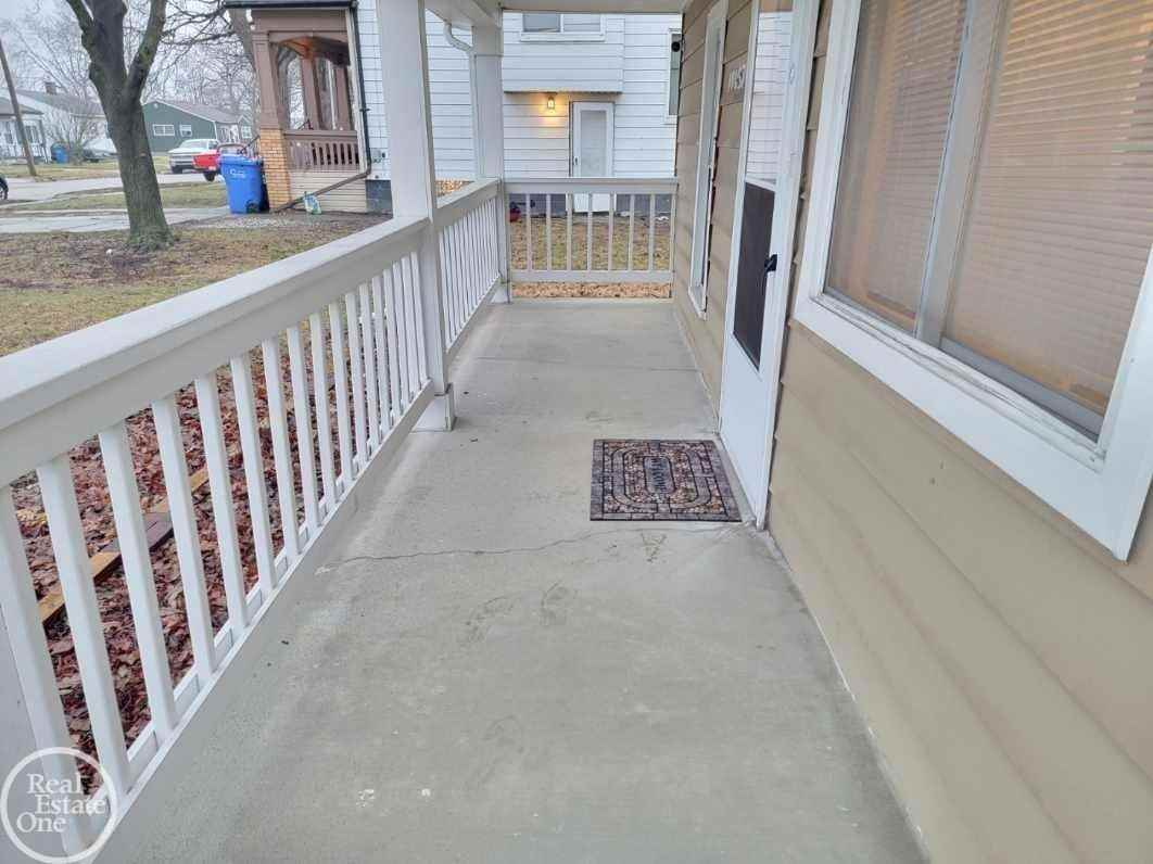 11357 Fisher Ave - Photo 4 of 19