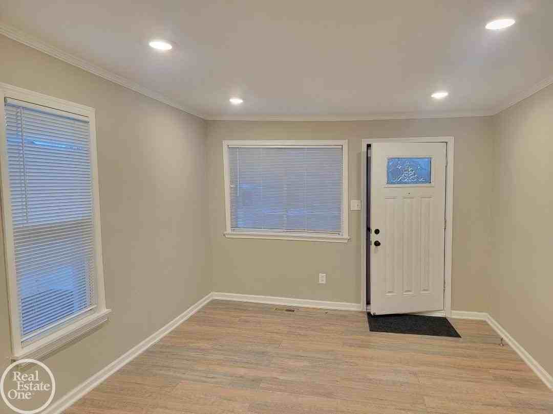 11357 Fisher Ave - Photo 7 of 19